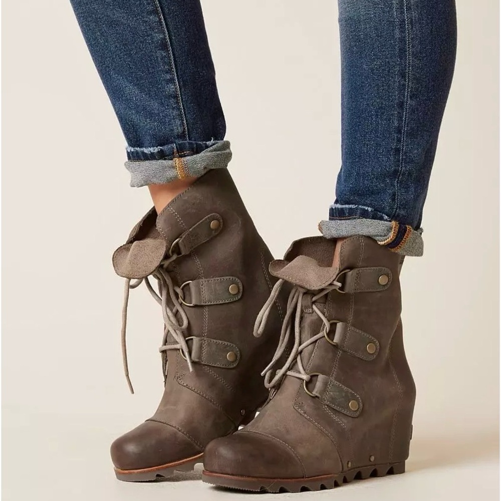 Sorel Women’s Joan of Arctic Leather Olive Lace-Up Wedge Boots, Size 10